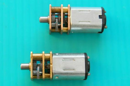 當(dāng)微型齒輪減速電機出現(xiàn)發(fā)熱、振動時怎么辦？